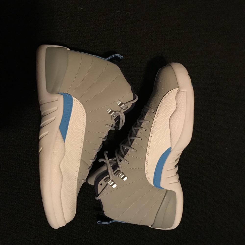 Jordan 12 university size 10